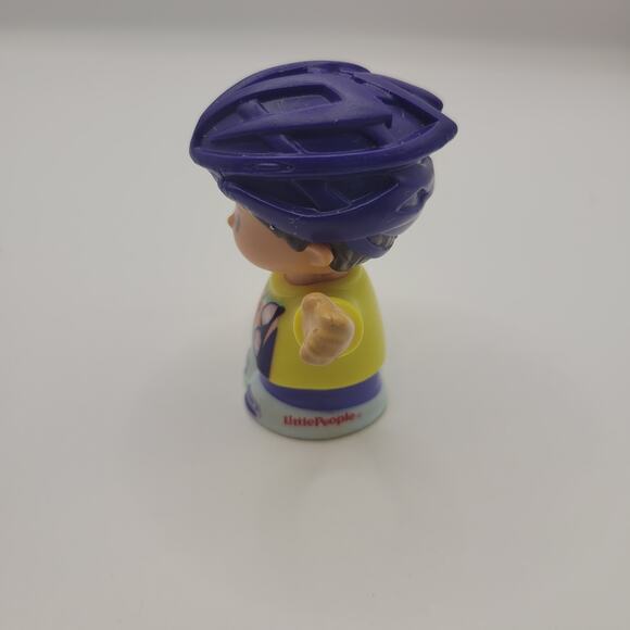 Fisher Price Little People Bicycle Rider Bike Boy Purple Helmet Water Bottle - Picture 4 of 5